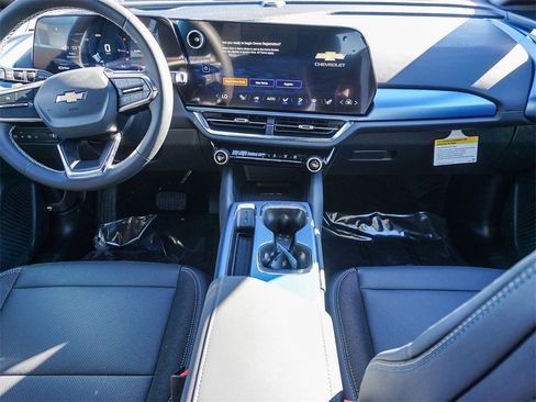 New 2026 Chevrolet Equinox EV LT image 14