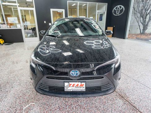 Used 2023 Toyota Corolla LE image 6