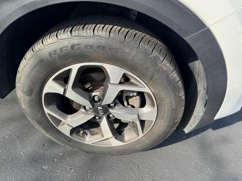 Used 2020 Kia Sportage LX image 5