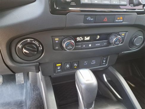 Used 2024 Nissan Frontier SL w/ Technology Package image 24
