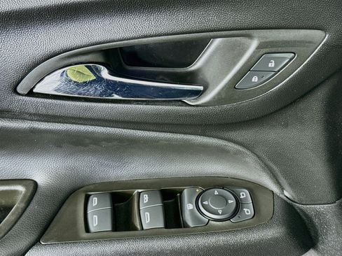 Used 2023 Chevrolet Equinox LT FWD image 22