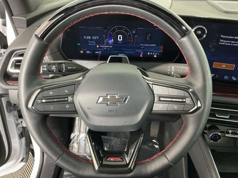 Used 2025 Chevrolet Traverse RS AWD/4WD image 18