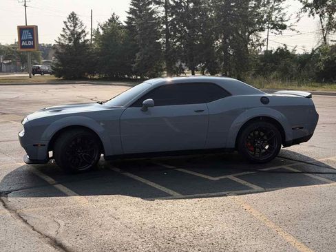 Used 2022 Dodge Challenger R/T Scat Pack RWD image 5