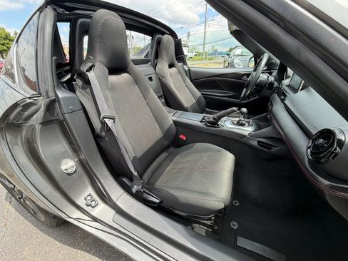 Used 2017 MAZDA MX-5 Miata RF Club RWD image 12