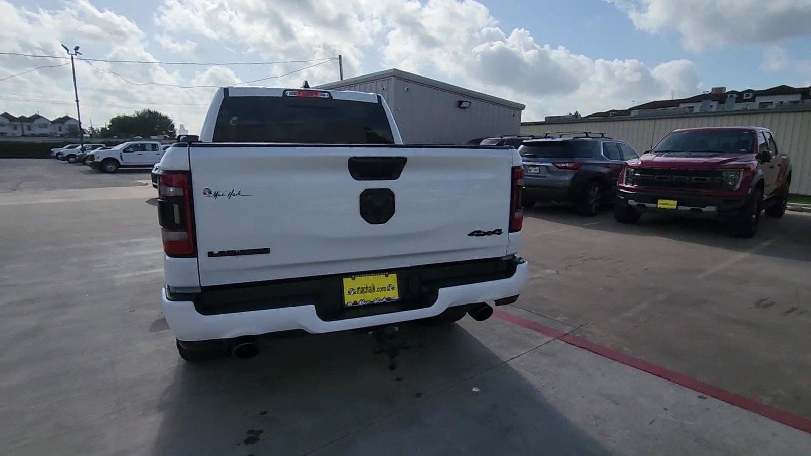 Used 2024 RAM 1500 Laramie AWD/4WD image 7