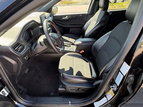 Used 2025 Ford Escape ST-Line AWD/4WD image 12