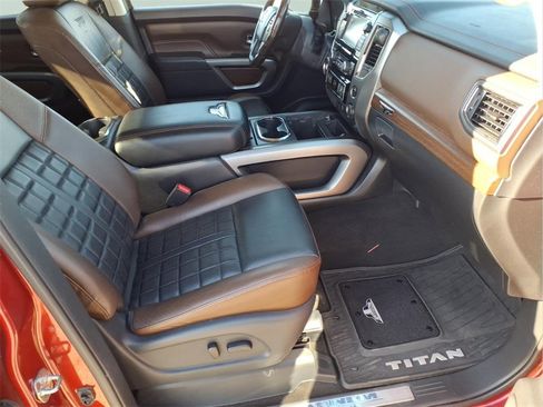 Used 2019 Nissan Titan Platinum Reserve image 18