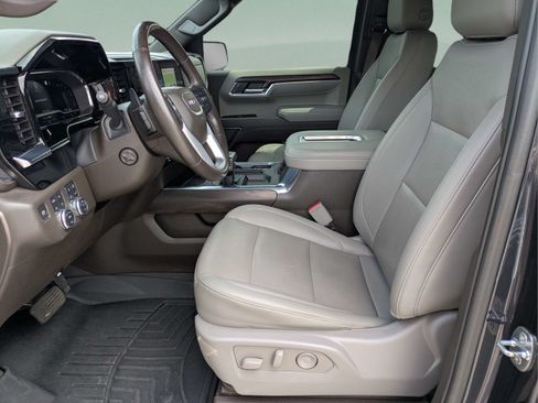 Used 2022 GMC Sierra 1500 SLT w/ SLT Convenience Package AWD/4WD image 18