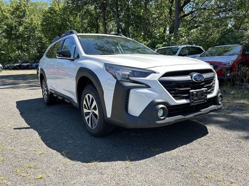 Used 2025 Subaru Outback Premium image 2