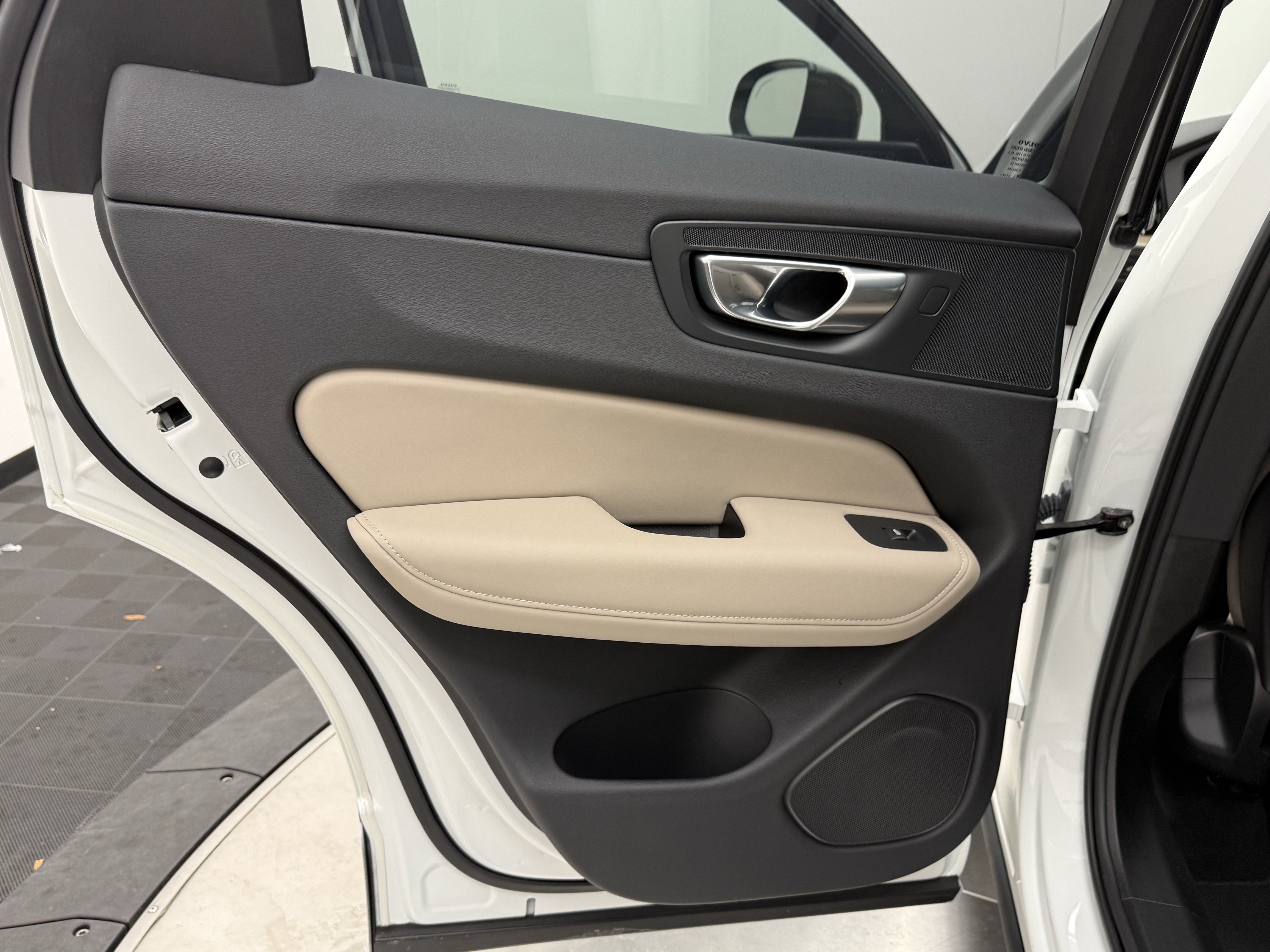 Certified 2026 Volvo XC60 B5 Plus AWD/4WD image 26