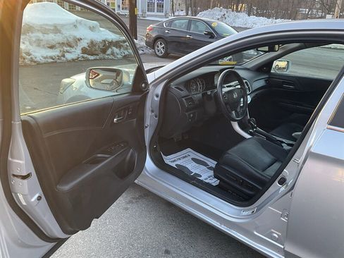 Used 2013 Honda Accord EX-L image 17