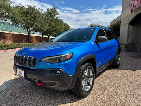 Used 2019 Jeep Cherokee Trailhawk AWD/4WD image 5