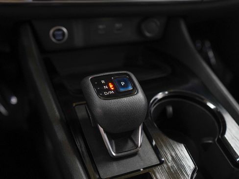 Used 2021 Nissan Rogue S FWD image 22