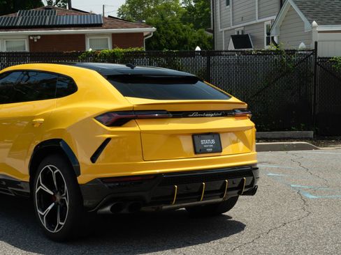 Used 2021 Lamborghini Urus AWD/4WD image 36