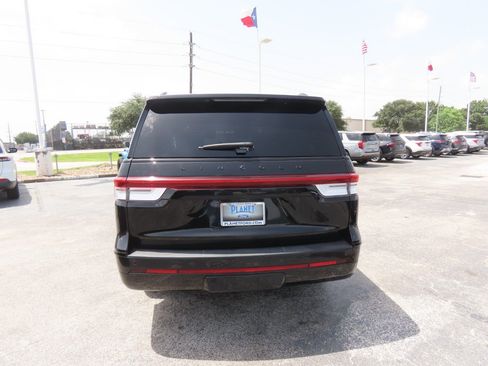 Used 2022 Lincoln Navigator L Reserve RWD image 14