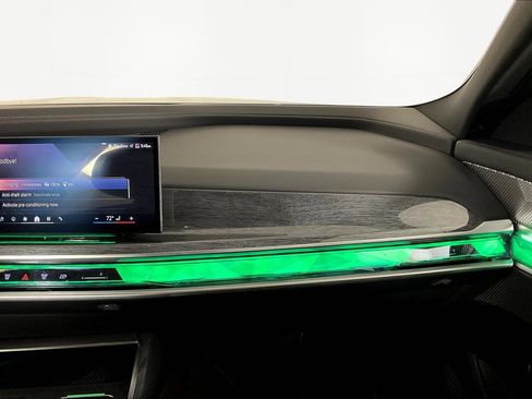 Certified 2024 BMW i7 eDrive50 image 17