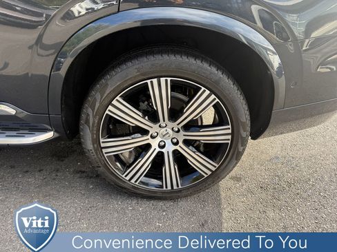 Certified 2022 Volvo XC90 T6 Inscription w/ Lounge Package image 13