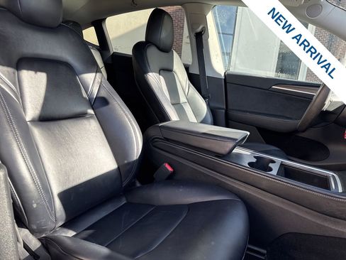 Used 2023 Tesla Model Y Long Range AWD/4WD image 9