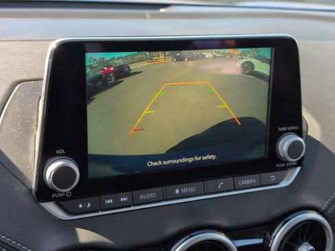 Used 2025 Nissan Sentra SV image 18