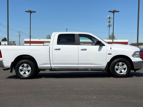Used 2017 RAM 1500 Classic SLT AWD/4WD image 3