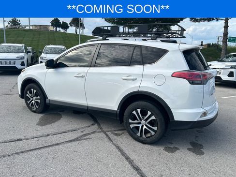 Used 2017 Toyota RAV4 LE FWD image 10