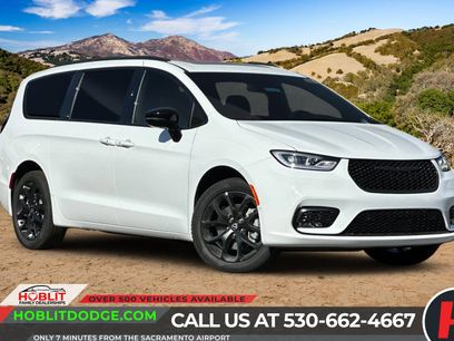 New 2026 Chrysler Pacifica Limited