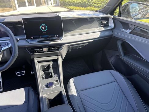 New 2026 Volkswagen Tiguan SE R-Line image 32