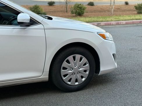 Used 2014 Toyota Camry FWD image 11