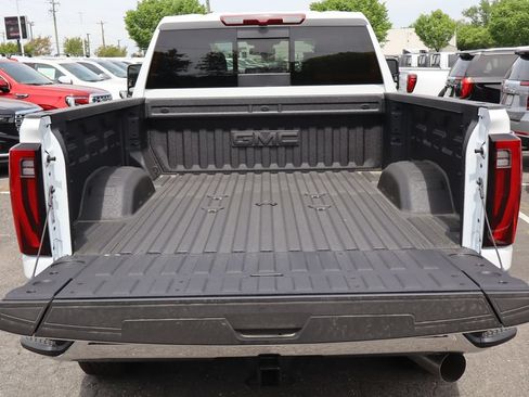 New 2026 GMC Sierra 2500 SLT w/ SLT Premium Package AWD/4WD image 9
