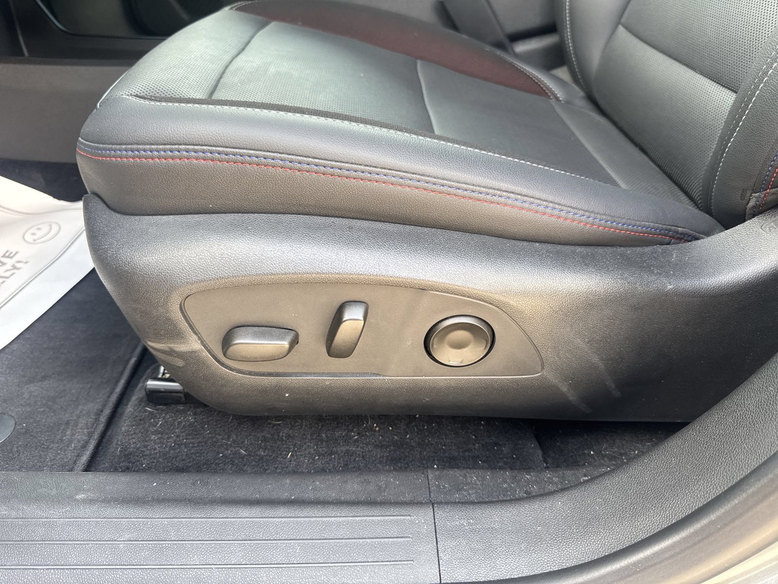 Used 2024 Chevrolet Equinox EV RS FWD image 12