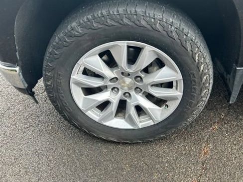 Used 2020 Chevrolet Silverado 1500 LT w/ LT Value Package AWD/4WD image 33