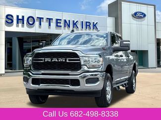 Used 2024 RAM 2500 Tradesman w/ Chrome Appearance Group AWD/4WD video 3