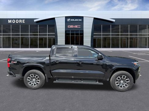 Used 2024 Chevrolet Colorado Z71 w/ Z71 Convenience Package 2 AWD/4WD image 2