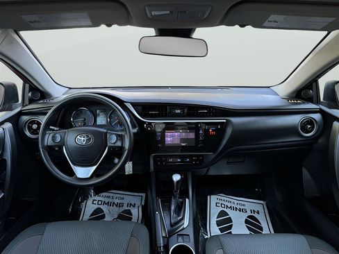 Used 2018 Toyota Corolla LE FWD image 16