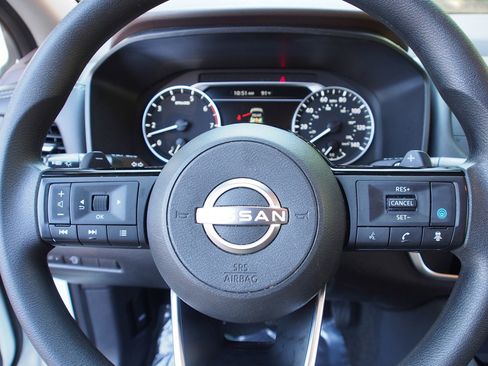 Used 2023 Nissan Rogue SV FWD image 21