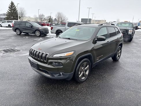 Used 2016 Jeep Cherokee 75th Anniversary image 11