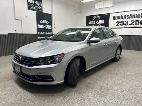 Used 2017 Volkswagen Passat 1.8T S FWD image 3