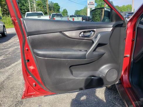 Used 2015 Nissan Rogue S AWD/4WD image 12