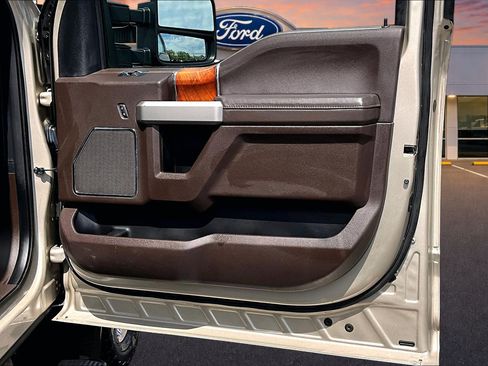Used 2018 Ford F350 King Ranch w/ King Ranch Ultimate Package AWD/4WD image 25