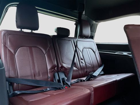 Used 2024 Ford Expedition Limited image 29