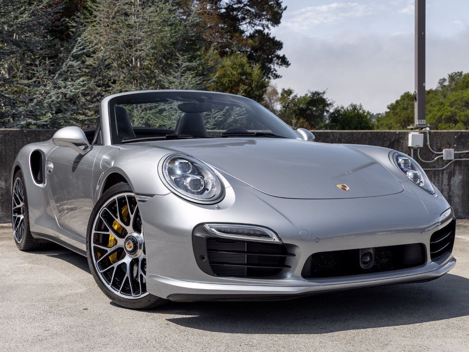 Used 2015 Porsche 911 Turbo S AWD/4WD image 9
