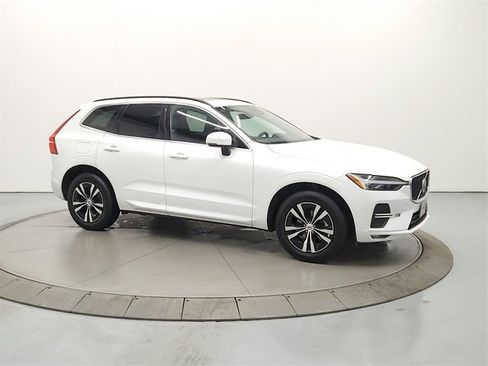 Used 2023 Volvo XC60 B5 Core image 8