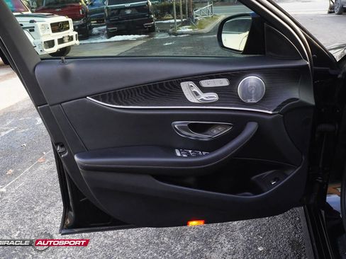 Used 2017 Mercedes-Benz E 400 4MATIC Wagon image 14