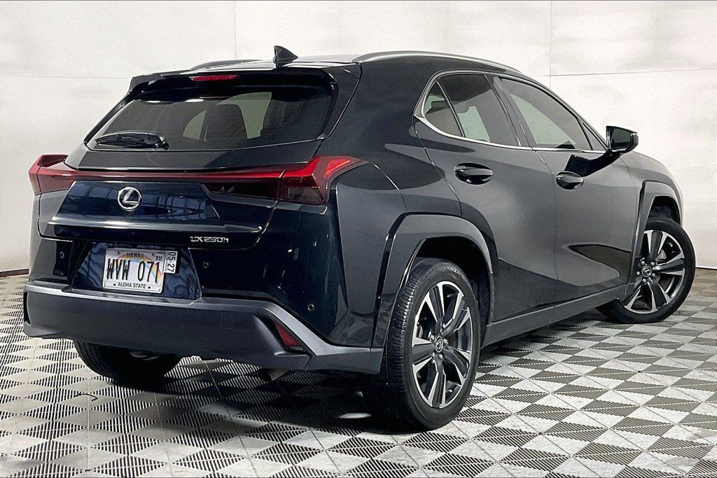 Used 2024 Lexus UX 250h FWD w/ Premium Package image 10