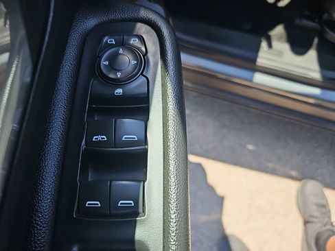 Used 2020 GMC Terrain SLE w/ Driver Convenience Package FWD image 11