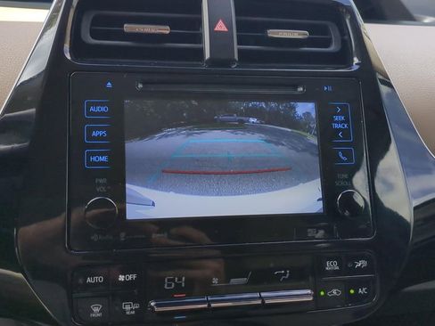 Certified 2018 Toyota Prius Three w/ Advanced Technology Package image 20