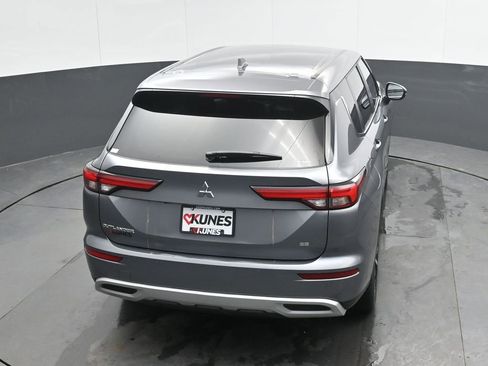 Used 2024 Mitsubishi Outlander SE image 34