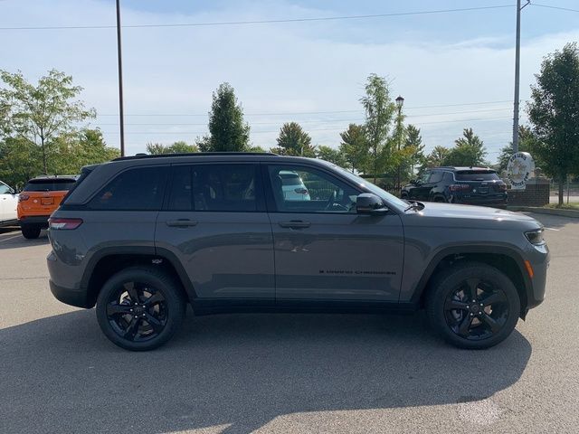 New 2027 Jeep Grand Cherokee Limited w/ Limited Altitude Package AWD/4WD image 7