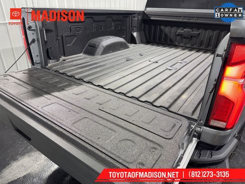 Used 2025 Chevrolet Silverado 2500 ZR2 w/ Technology Package image 41