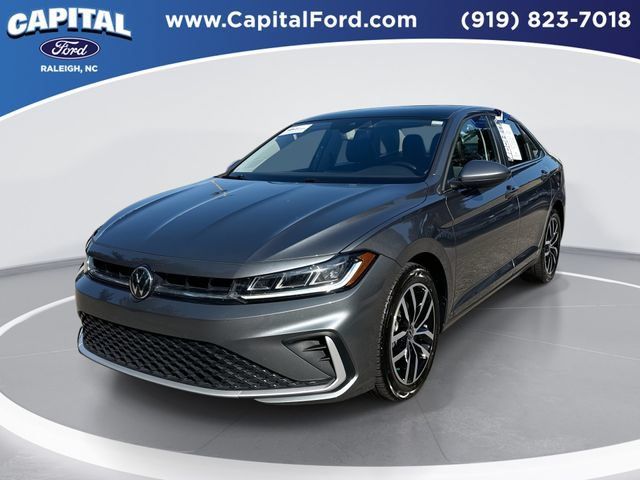Used 2025 Volkswagen Jetta SE FWD image 1
